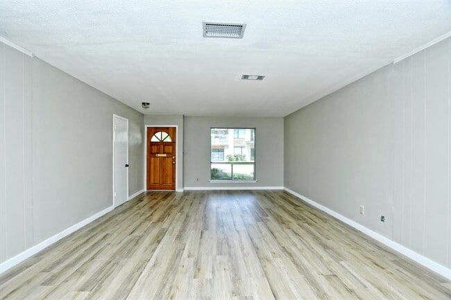 Foto del edificio - 7509 Daugherty St