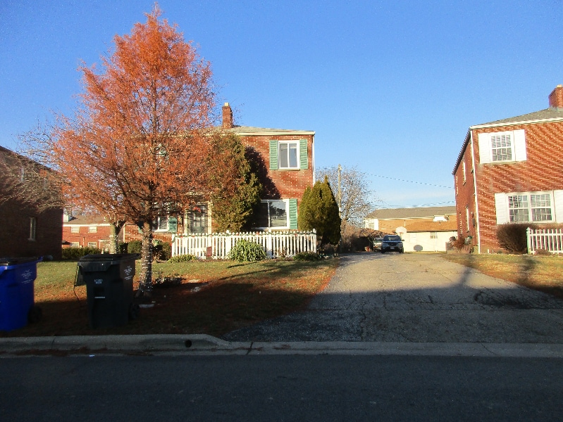 Primary Photo - 1862 Kentwell Rd