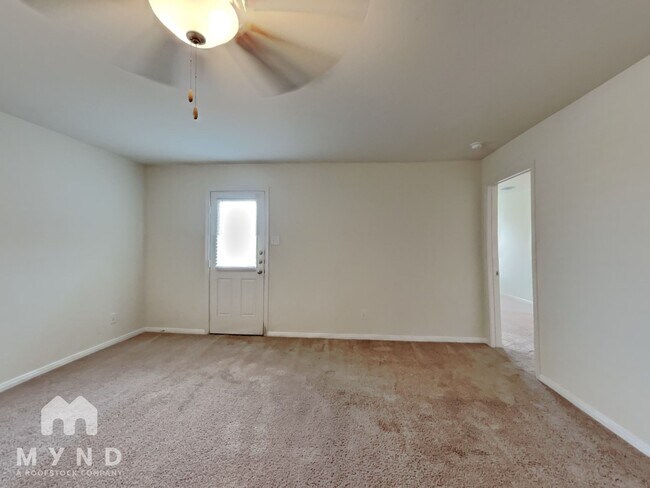 Building Photo - 12061 Latour Vly