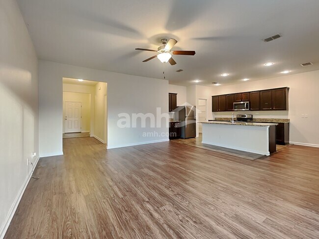 Foto del edificio - 4878 St James Ln
