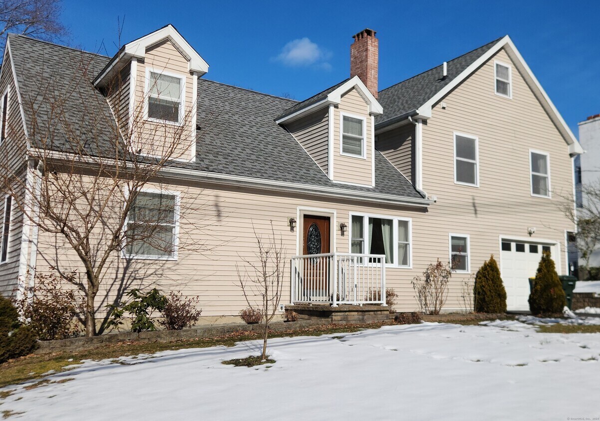 11 Skokorat St, Seymour, CT 06483 House Rental in Seymour, CT