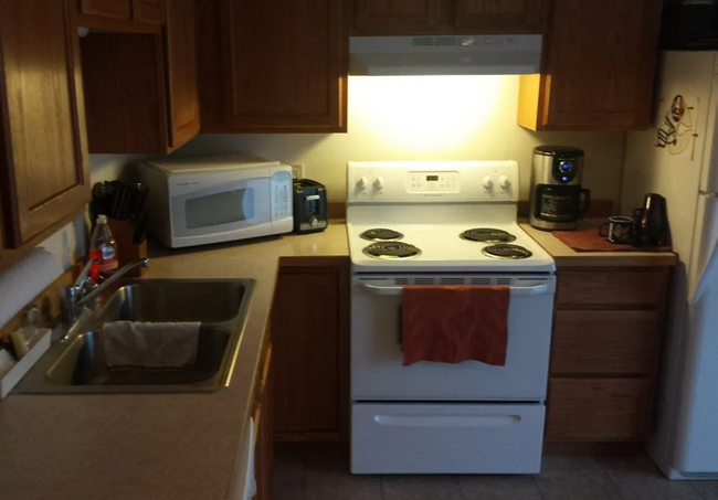 Building Photo - 1033 N River Rock Dr