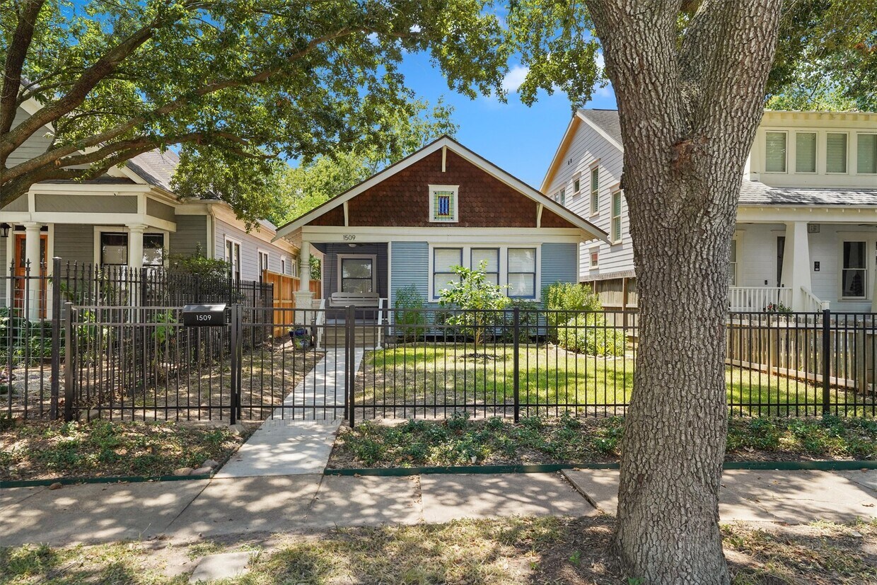 Primary Photo - 1509 Ashland St