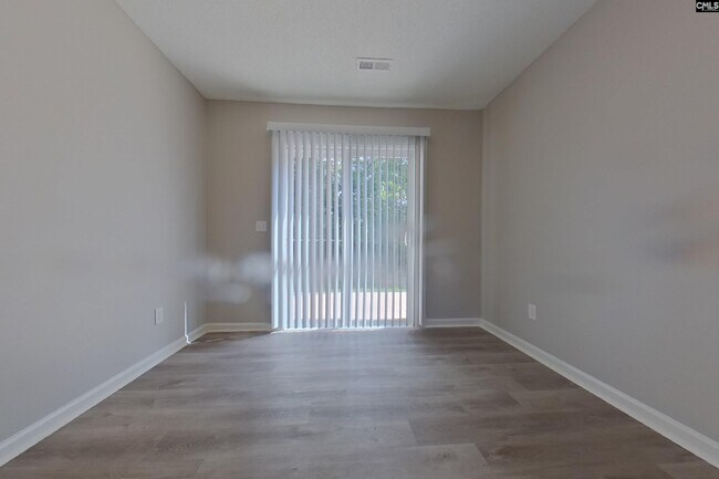 Building Photo - 13 Walnut Grove Way