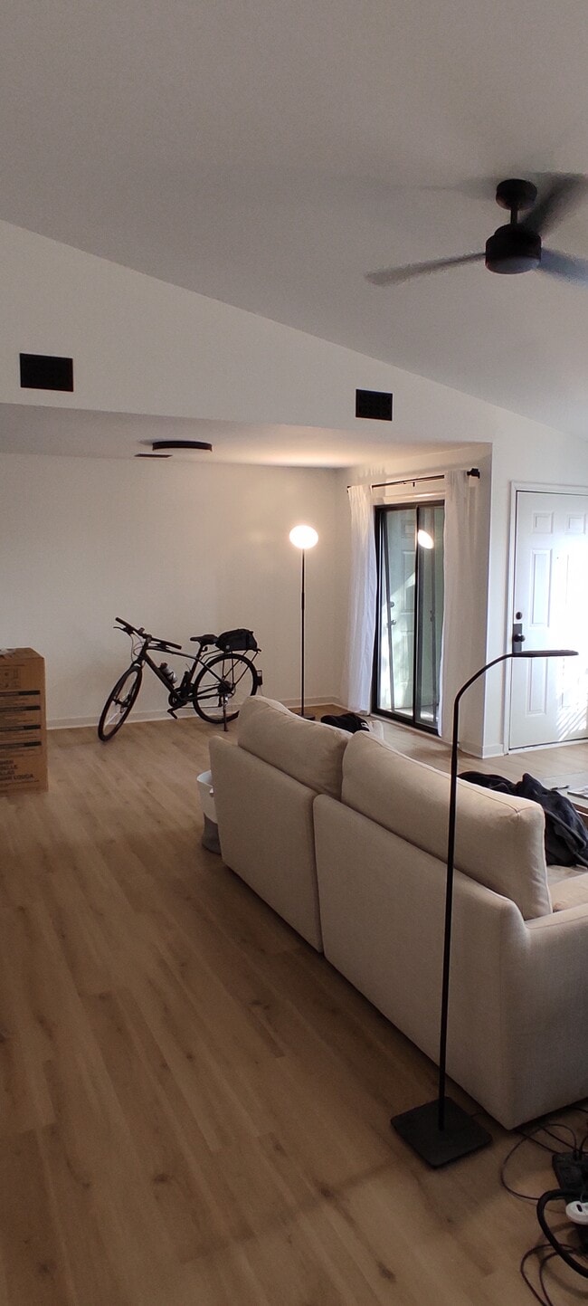 Foto del edificio - 448 Deerwood St