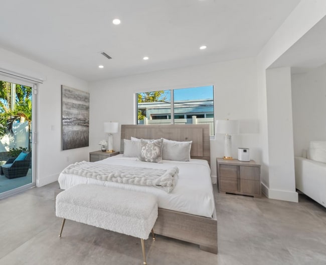 Foto del edificio - 7610 Bayside Ln