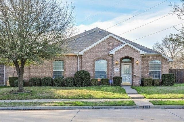 Foto principal - 625 Belclaire Terrace
