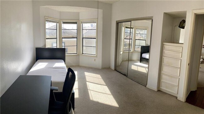 Foto del edificio - 915 W 23rd St