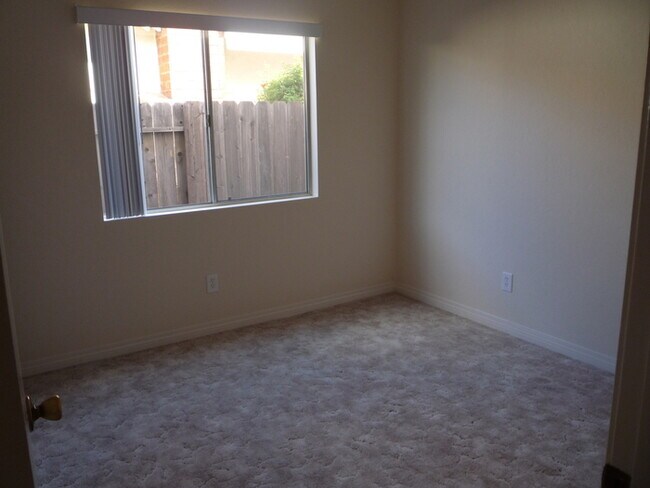 Building Photo - 11366 Linares St