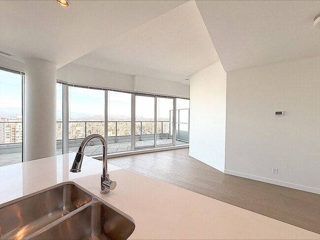 Building Photo - Centre West - 2502 Penthouse