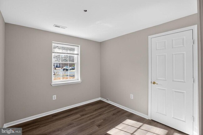 Foto del edificio - 5828 Ruxton Dr