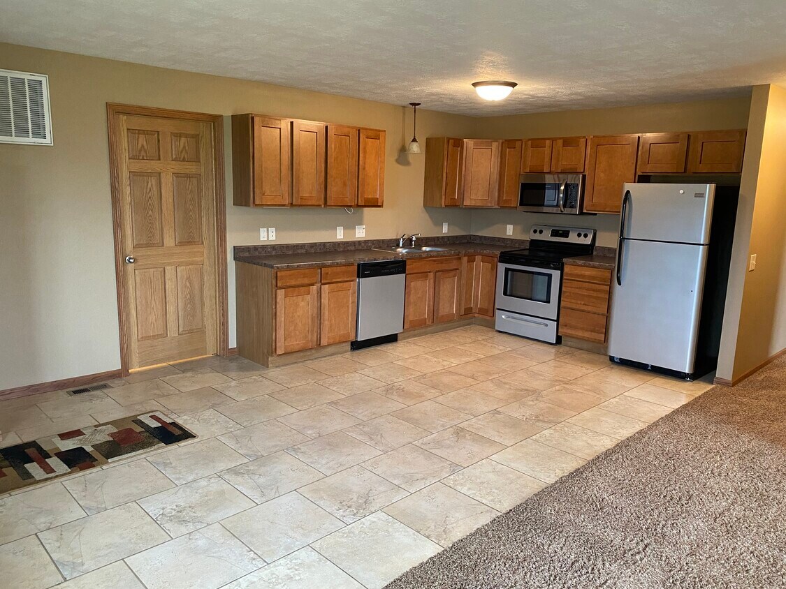 304 Topaz Pl Unit C, Hartford, SD 57033 Condo for Rent in Hartford