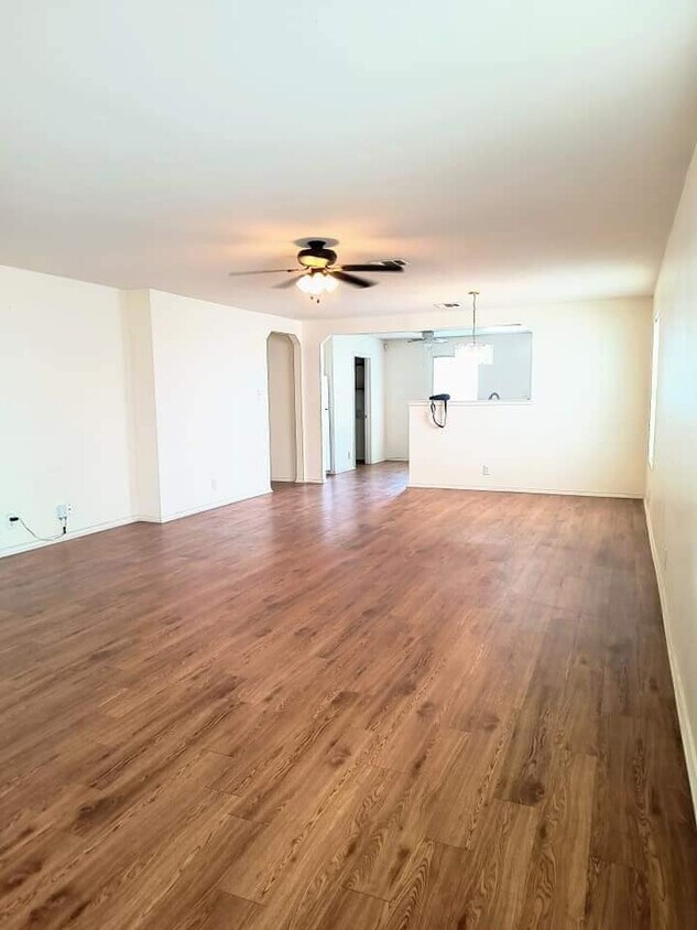 Building Photo - 223 Blue Juniper