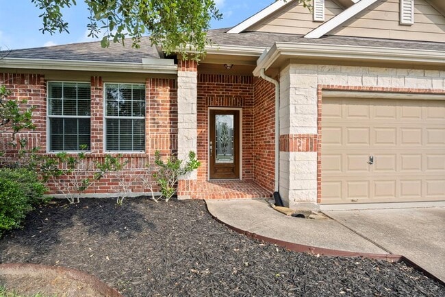Building Photo - 2550 Blue Heron Cir