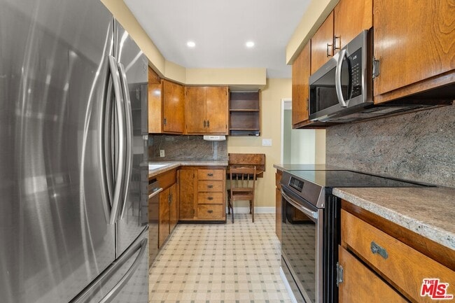 Foto del edificio - 7315 W 82nd St