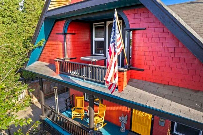 Building Photo - 1207 W Carlisle Ave