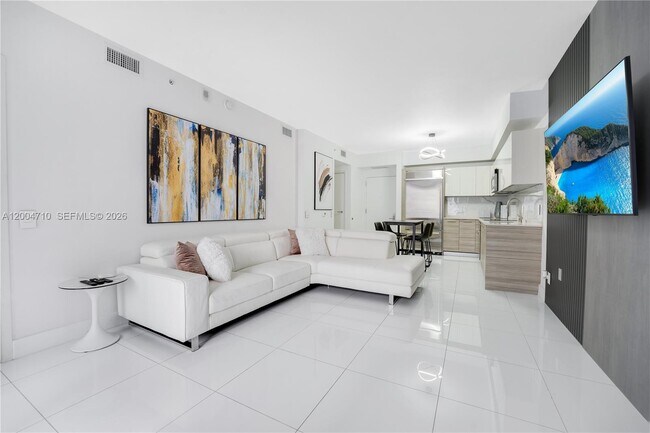 Foto del edificio - 1300 Brickell Bay Dr