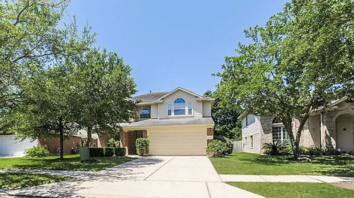 Primary Photo - 32435 Hunter Park Ct