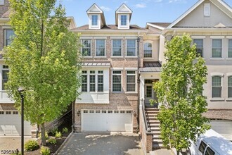 Building Photo - 12 Howland Terrace
