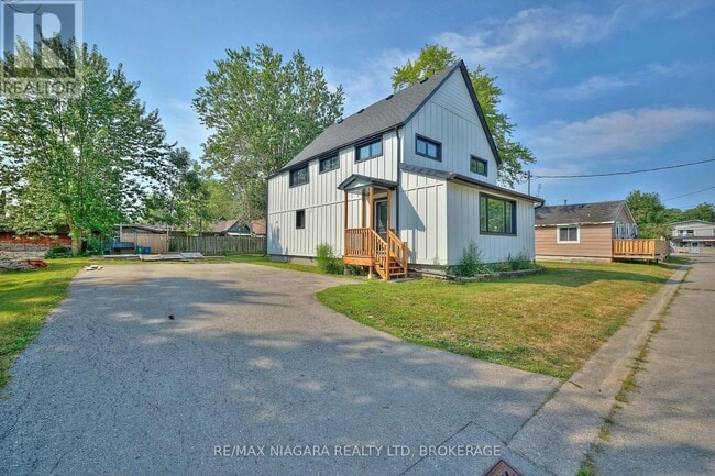 Building Photo - 19 Maccabee Ave