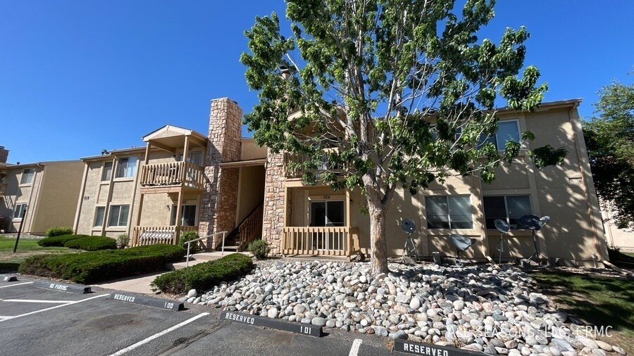 Foto principal - 914 Tenderfoot Hill Rd