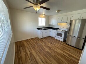 Building Photo - 3426 Woodside Dr