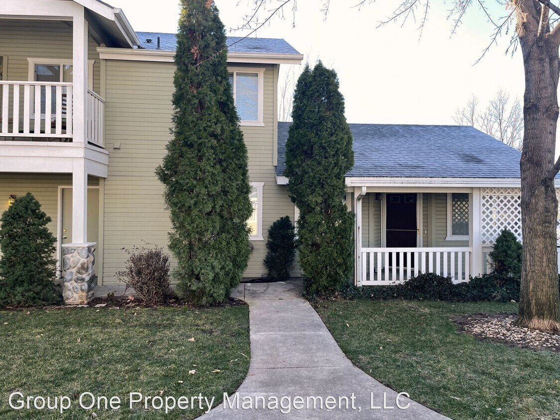 Primary Photo - 2 br, 2 bath House - 417 W State St.