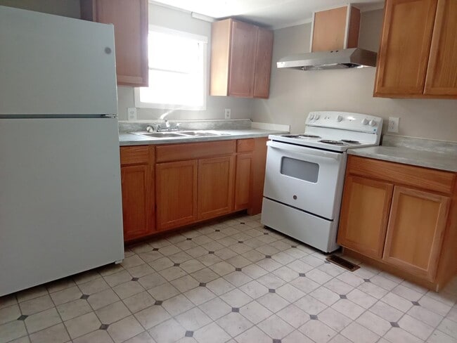 Foto del edificio - 2400 Oaklawn Blvd