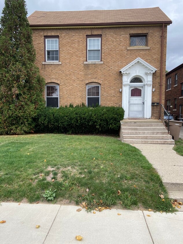 848 W Huron St, Pontiac, MI 48341 Townhome Rentals in Pontiac MI