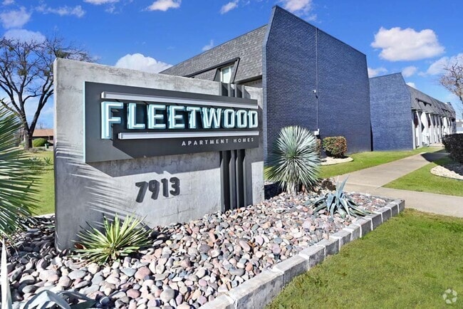 Building Photo - FLEETWOOD APARTMENTS