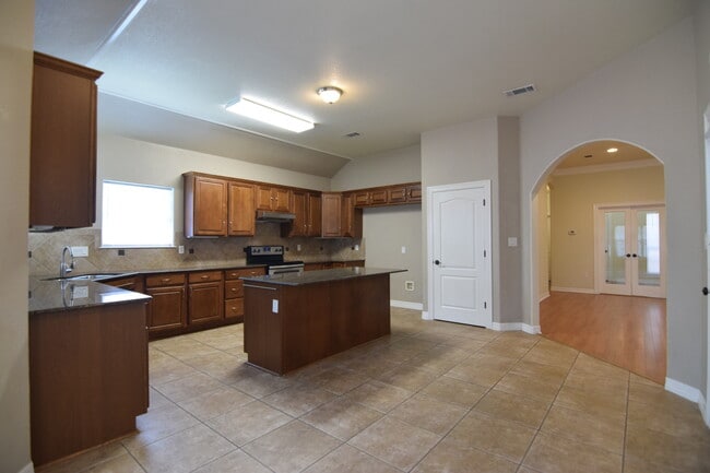 Building Photo - 1013 Canyon Ridge Dr