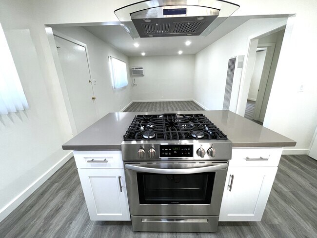 Foto del edificio - 3711 Westwood Blvd