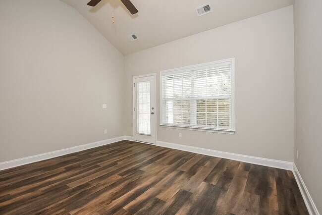 Foto del edificio - 67 Rosemont Ct