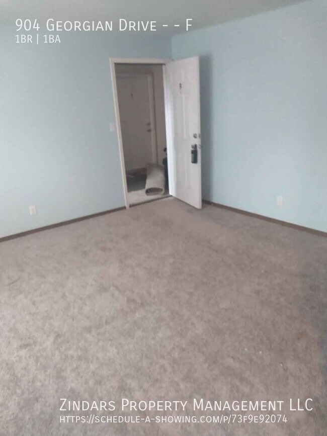 Foto del edificio - 904 Georgian Dr