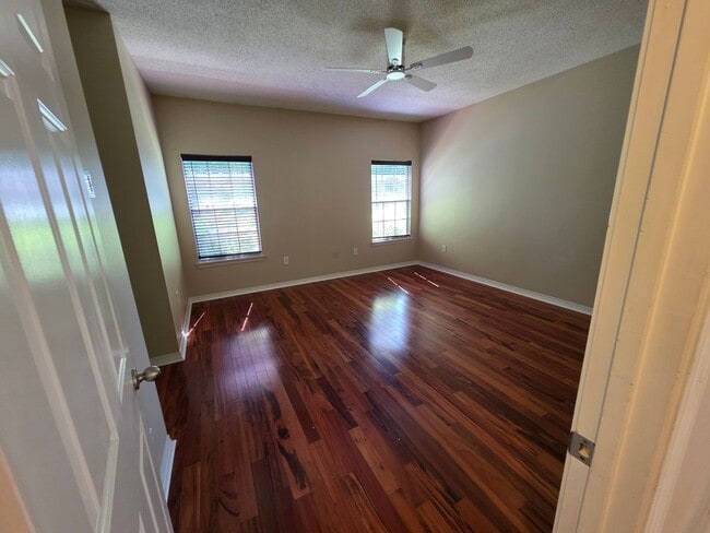 Building Photo - 3BR 2 BA Home in Northeast Pensacola