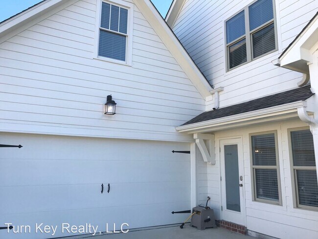 Foto del edificio - 5 br, 2.5 bath House - 631 Grayson Place