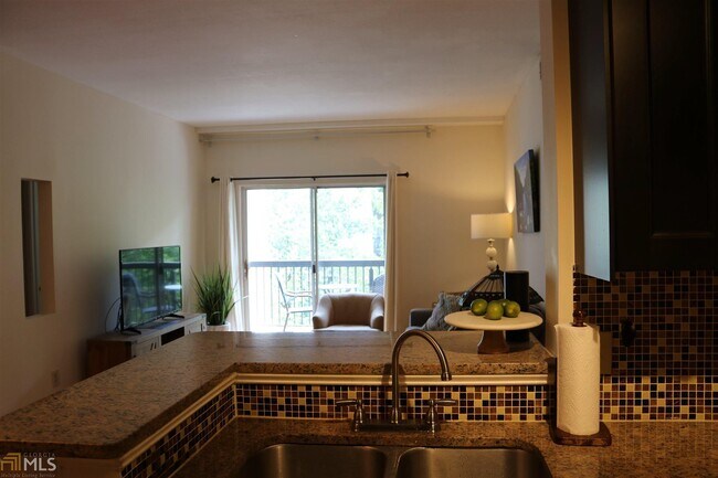 Foto del edificio - 1074 Peachtree Walk NE