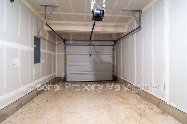 Photo - 10418 NE 121st Ave Townhome