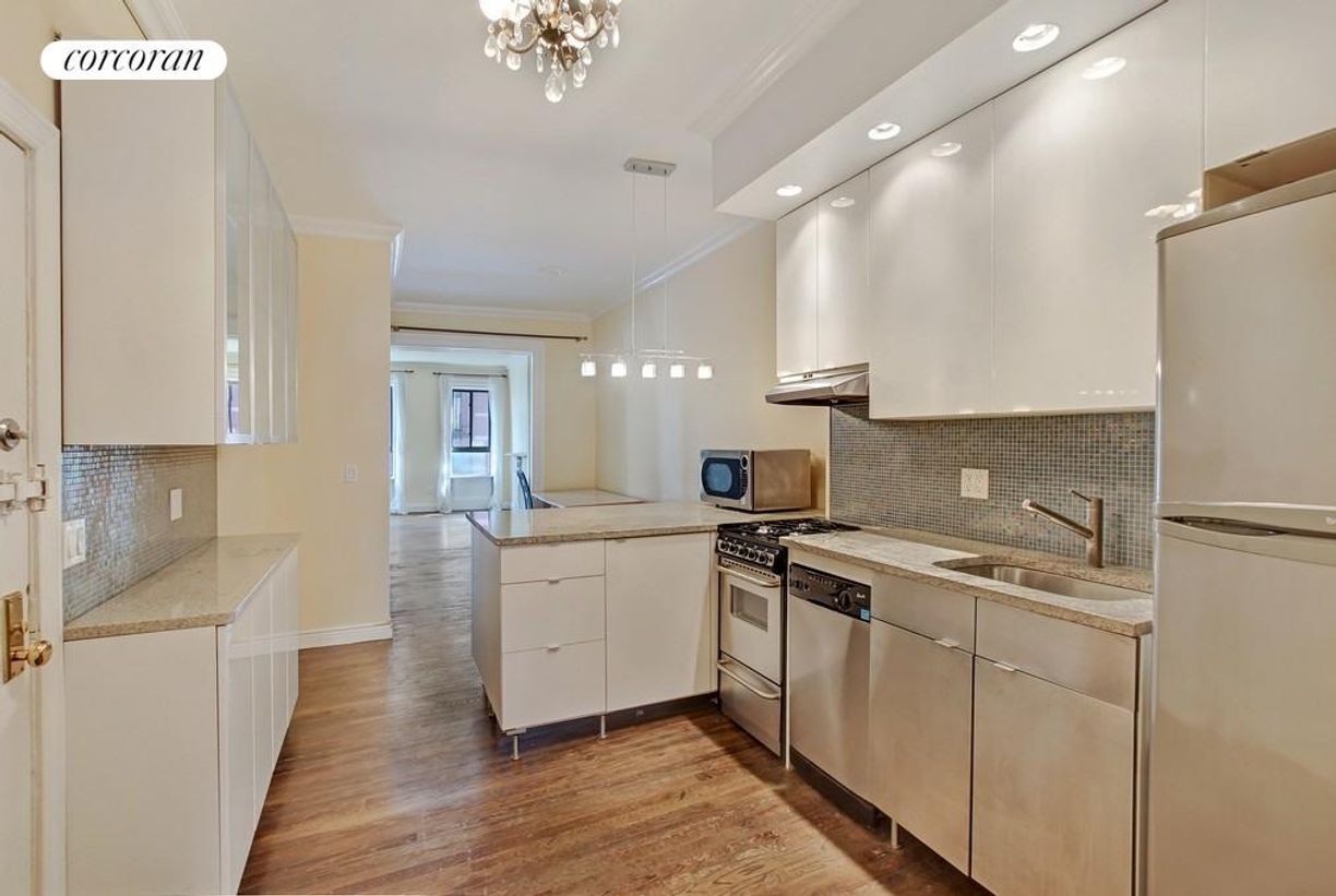 Foto principal - 463 W 49th St