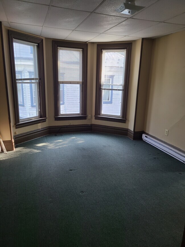 Foto del edificio - 1008-2 Lincoln Ave