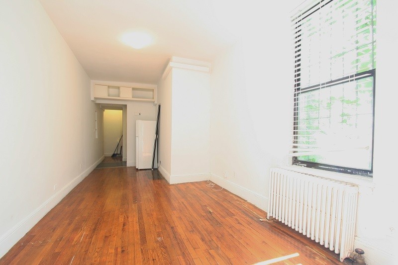 Primary Photo - 206 W 21st St