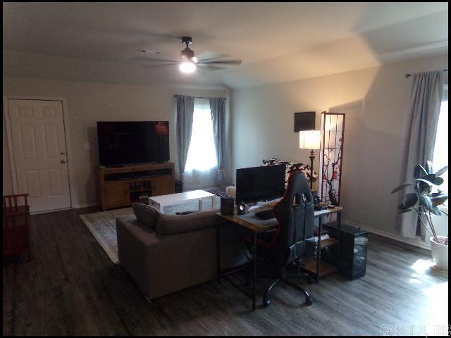 Foto del edificio - 8801 Northwood Creek Dr