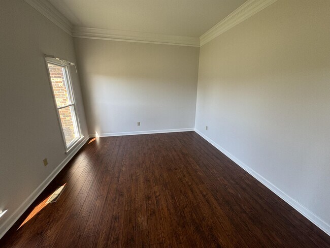 Building Photo - 100 Brownstone Dr