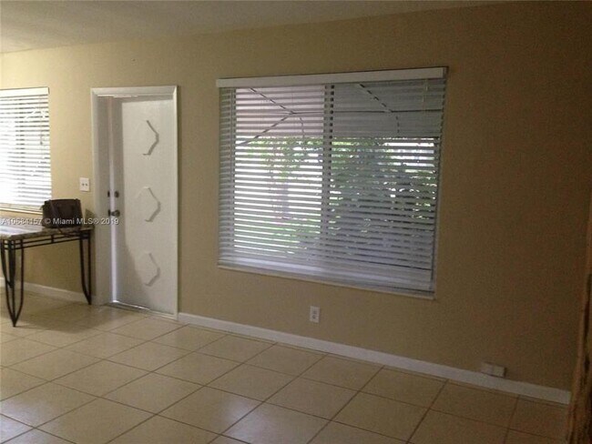 Foto del edificio - 1325 SE 1st Terrace