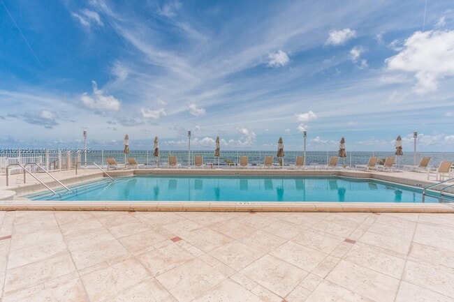 Foto del edificio - 1200 S Ocean Blvd