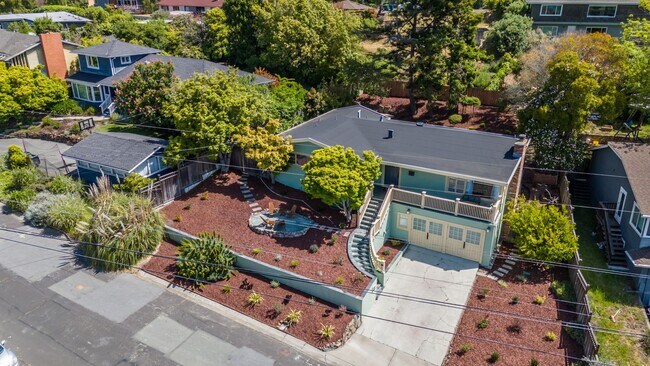 Photo - 35 Franciscan Way House