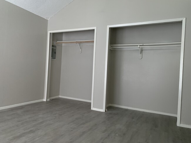 Building Photo - 6114 W Mount Houston Rd