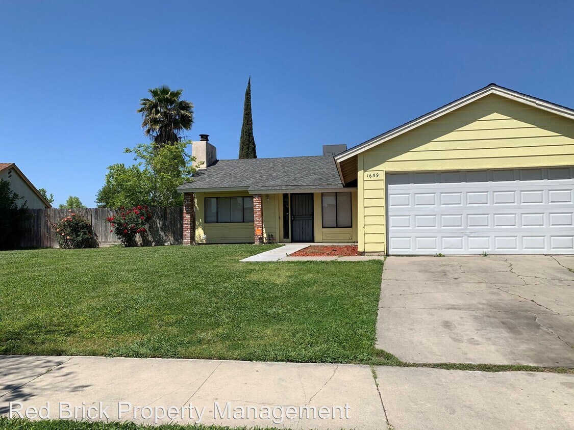 Foto principal - 3 br, 2 bath House - 1659 Topeka Dr.