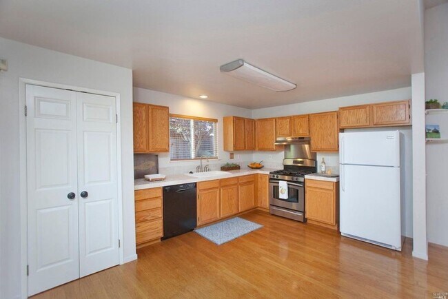 Foto del edificio - Desirable Windsor 3 bed 2 bath home