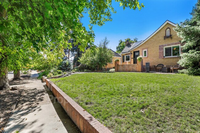 Building Photo - 1317 Clermont St